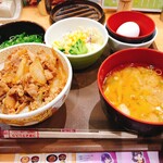 用戶對於すき家 新宿南店的評論圖