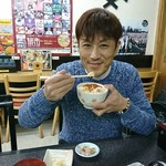 用户对于函館朝市 栄屋 よさこい食堂的评论图