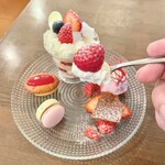 User's review image for パティスリー カフェ ロール