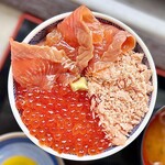 User's review image for ウトロ漁協婦人部食堂