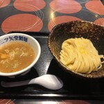用戶對於三ツ矢堂製麺 中目黒店的評論圖