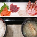 用户对于おもひで食堂的评论图