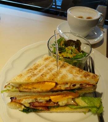 用戶對於淡路坂珈琲 お茶の水店的評論圖