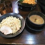 用戶對於横浜家系ラーメン王子家的評論圖