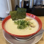 User's review image for 泡系しおとんこつラーメン べらしお 総本店