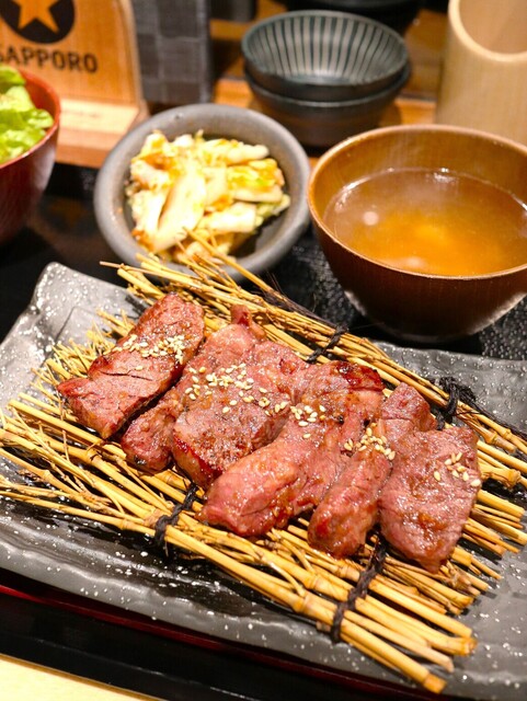 用户对于焼肉 BASE 架的评论高清图