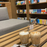 用戶對於LAMP LIGHT BOOKS CAFE的評論圖