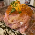 用戶對於吉祥寺 肉ドレス海鮮丼 渋谷道玄坂店的評論圖
