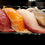 用户对于回転寿し魚まる的评论图