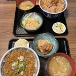 用户对于炭火焼豚丼 七凛茶屋坊ず的评论图
