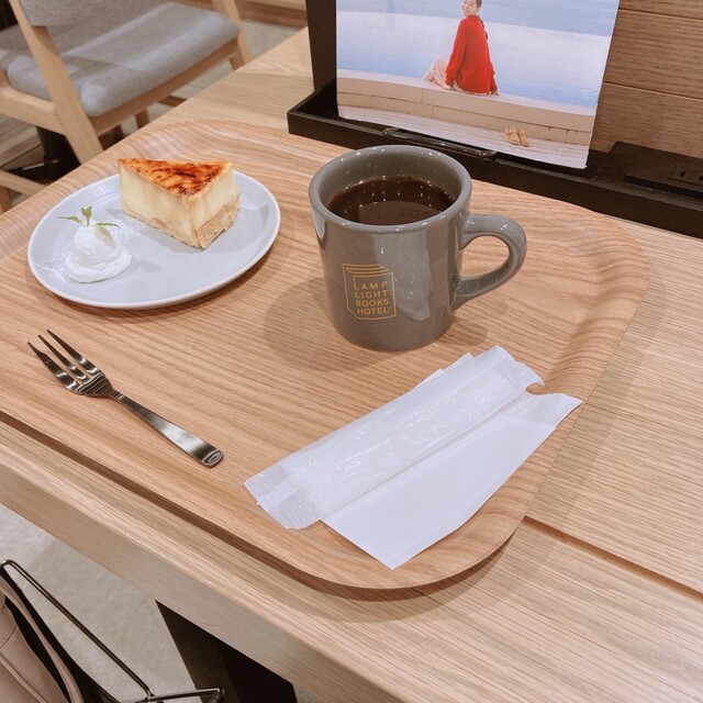 用戶對於LAMP LIGHT BOOKS CAFE的評論高清圖