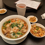 用戶對於美林華飯店的評論圖