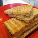 用户对于Ya Kun Kaya Toast 霞が関ビル店的评论图