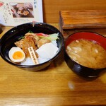 用戶對於角煮丼屋くろしろ端なれ的評論圖