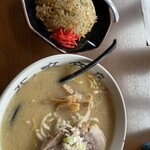 用户对于ラーメンの王道 北浜商店 金堀店的评论图