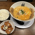 用户对于担担麺 胡 京都駅前店的评论图