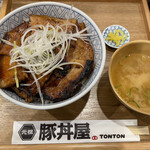 用户对于元祖豚丼屋 TONTON 船場センタービル10号館店的评论图