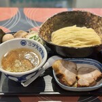 用戶對於三ツ矢堂製麺 中目黒店的評論圖