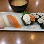用户对于回転寿司 えりも岬 菊水元町店的评论图