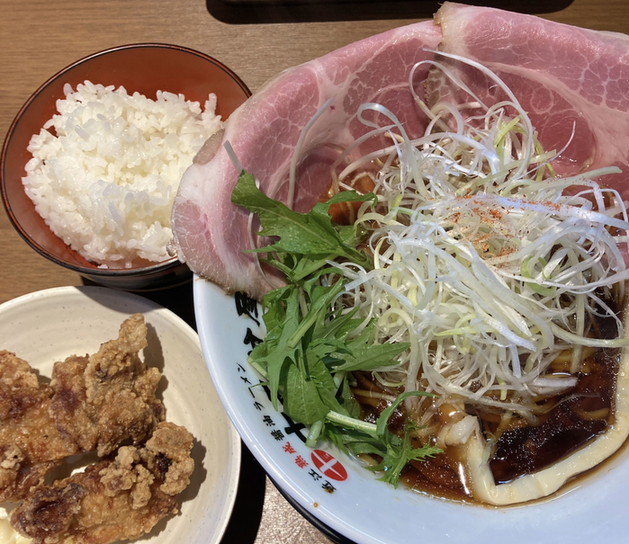 用户对于熟成醤油らーめん 十二分屋 城陽店的评论图