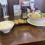 用户对于たかばしラーメン 亀岡店的评论图