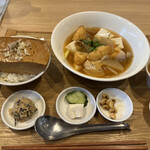 用戶對於豆富食堂的評論圖