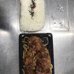 用戶對於メガ盛り マンモス弁当 西中島南方店的評論圖