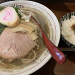 用户对于らー麺 山さわ的评论图