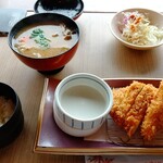 用户对于とんかつKYK 阪急32番街店的评论图