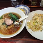 用戶對於鴻龍的評論圖