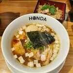 用戶對於本田麺業 神田西口駅前店的評論圖
