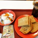 用户对于Ya Kun Kaya Toast 霞が関ビル店的评论图