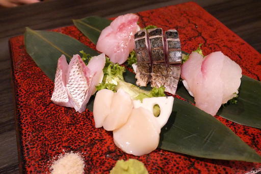 用户对于幻の和牛と三崎港直送鮮魚の居酒屋 モルゲン 五反田駅前店的评论图