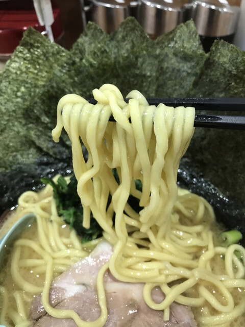 用户对于横浜家系ラーメン 中野家 中野富士見町店的评论高清图