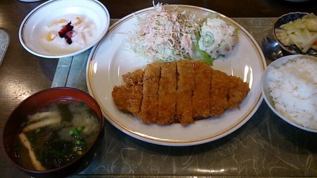用户对于とんかつ信的评论图