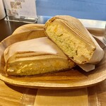 用户对于WHIZ CAFE的评论图