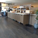 用户对于TSUTAYA BOOKSTORE SHARE LOUNGE MARUNOUCHI的评论图