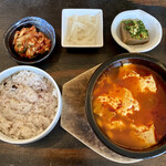 用户对于韓国スープ定食 ピニョ食堂的评论图