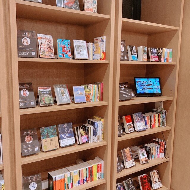 用戶對於LAMP LIGHT BOOKS CAFE的評論高清圖