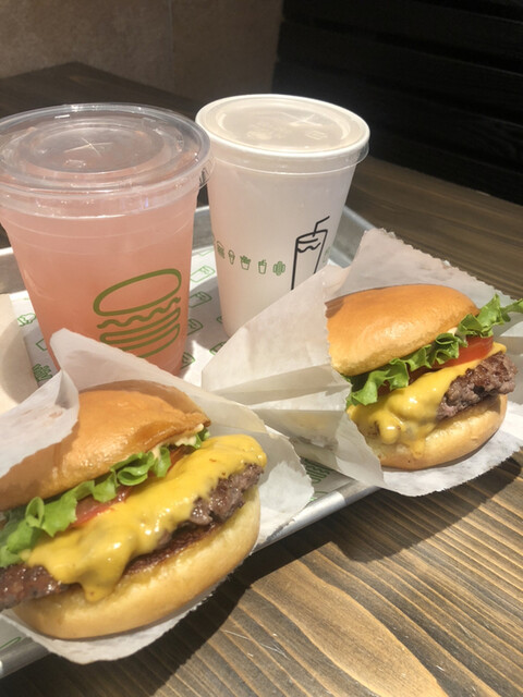 用户对于シェイクシャック ザ パーク フロント ホテル店的评论高清图