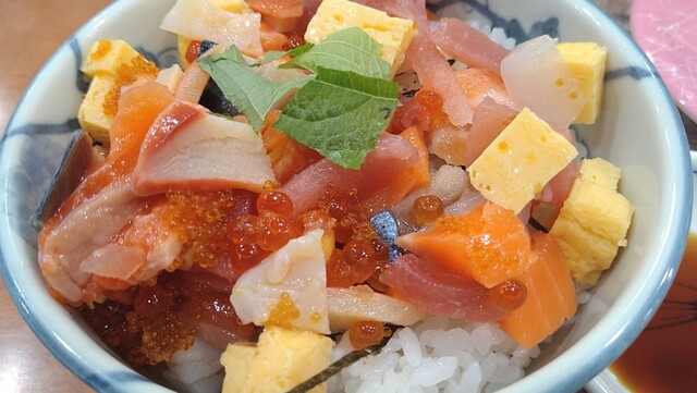 用户对于回転寿司 えりも岬 菊水元町店的评论高清图