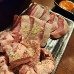 用戶對於熟成豚ホルモン えいじ的評論圖