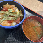 用户对于海鮮丼の駅前 阪神梅田店的评论图