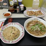 用戶對於餃子の王将 歌島橋店的評論圖