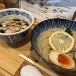 User's review image for ハちゃんラーメン