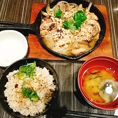 用戶對於赤坂聳え別館 となり的評論圖