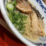 用戶對於らーめん 亀王 阪急東通り店的評論圖