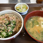 用户对于すき家 伏見石田店的评论图
