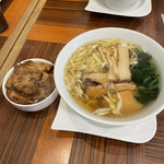 用户对于ラーメン・カフェ マルタケ的评论图