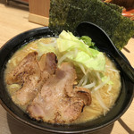 User's review image for えび豚骨拉麺 春樹 笹塚店